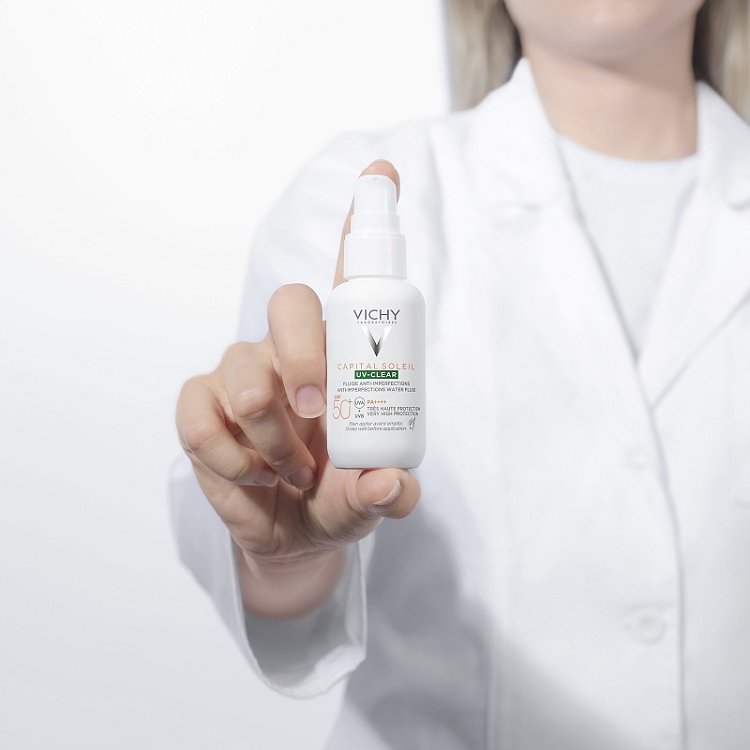 Vichy Capital Soleil UV-Clear SPF50+ Λεπτόρρευστο Αντηλιακό Προσώπου κατά των Ατελειών 40ml